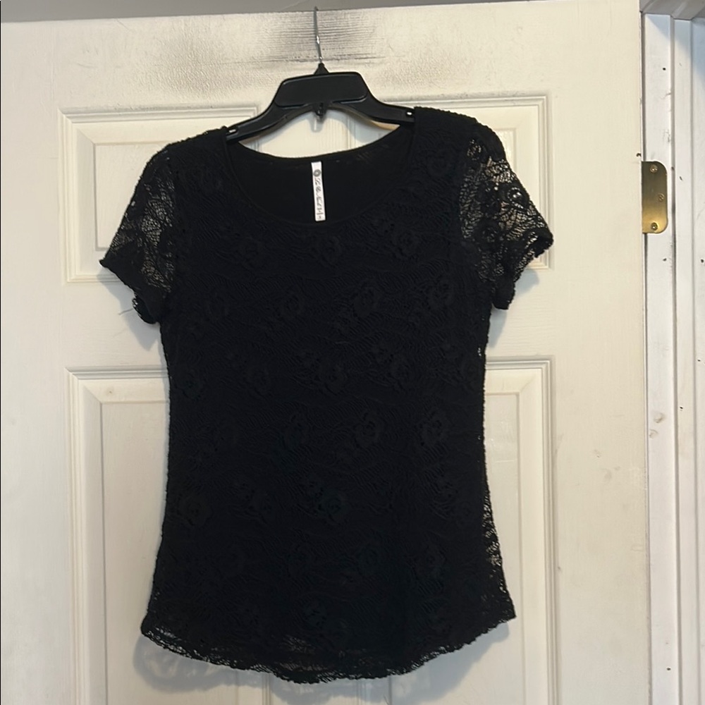 Leo & Nicole Top Size Small Black
